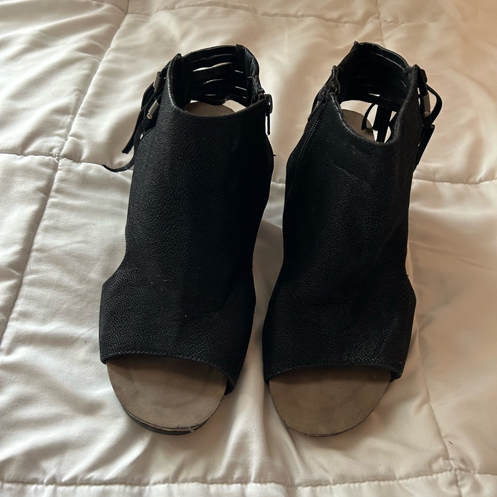 Women’s sandal heels